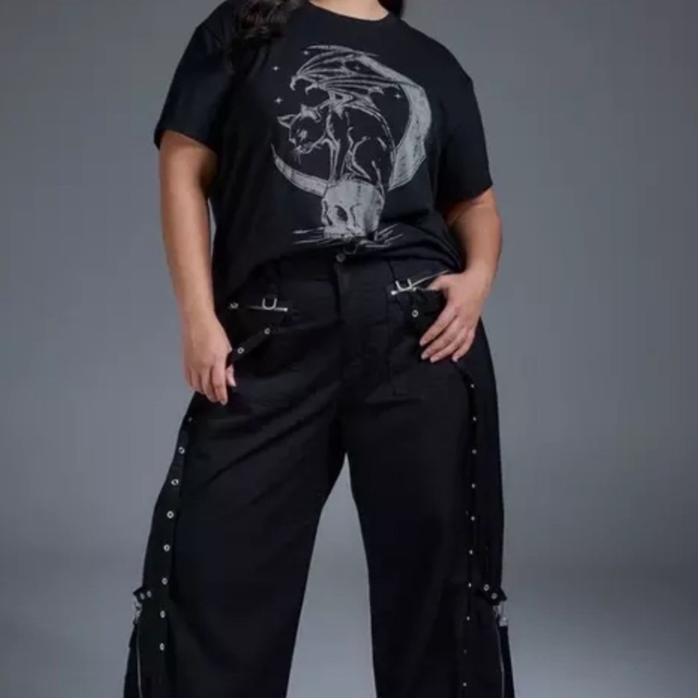 TORRID Nightfall Skull Cat Graphic Oversized Heritage Tee NWT Size 1X - Picture 9 of 11